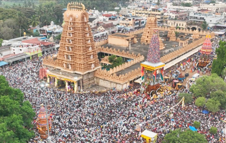 ನಂಜನಗೂಡು ದಕ್ಷಿಣ ಕಾಶಿ ದೊಡ್ಡ ಜಾತ್ರೆಯ ಪಂಚ ರಥೋತ್ಸವಕ್ಕ ಹರಿದು ಬಂದ ಜನಸಾಗರ 