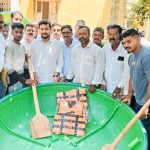 ಮೀನುಗಾರರಿಗೆ ಸಲಕರಣೆ ಕಿಟ್ ವಿತರಣೆ ಮಾಡಿದ ಶಾಸಕ ದರ್ಶನ್ ಧ್ರುವನಾರಾಯಣ್