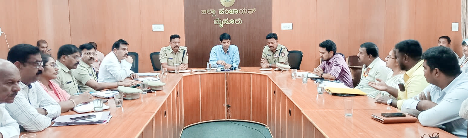 ಕೆ.ಎಸ್.ಆರ್.ಟಿ.ಸಿ ನೌಕರರ ಮುಷ್ಕರ: ಪರ್ಯಾಯ ವ್ಯವಸ್ಥೆಗೆ ಡಿಸಿ ಲಕ್ಷ್ಮಿಕಾಂತ ರೆಡ್ಡಿ ಸೂಚನೆ