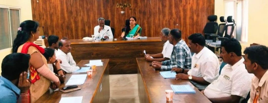 ಗ್ಯಾರಂಟಿ ಯೋಜನೆಗಳನ್ನು ಅರ್ಹರಿಗೆ ಮಾತ್ರ ತಲುಪುವಂತೆ ನೋಡಿಕೊಳ್ಳಿ: ತಾಲ್ಲೂಕು ಪಂಚಾಯಿತಿ ಇಓ