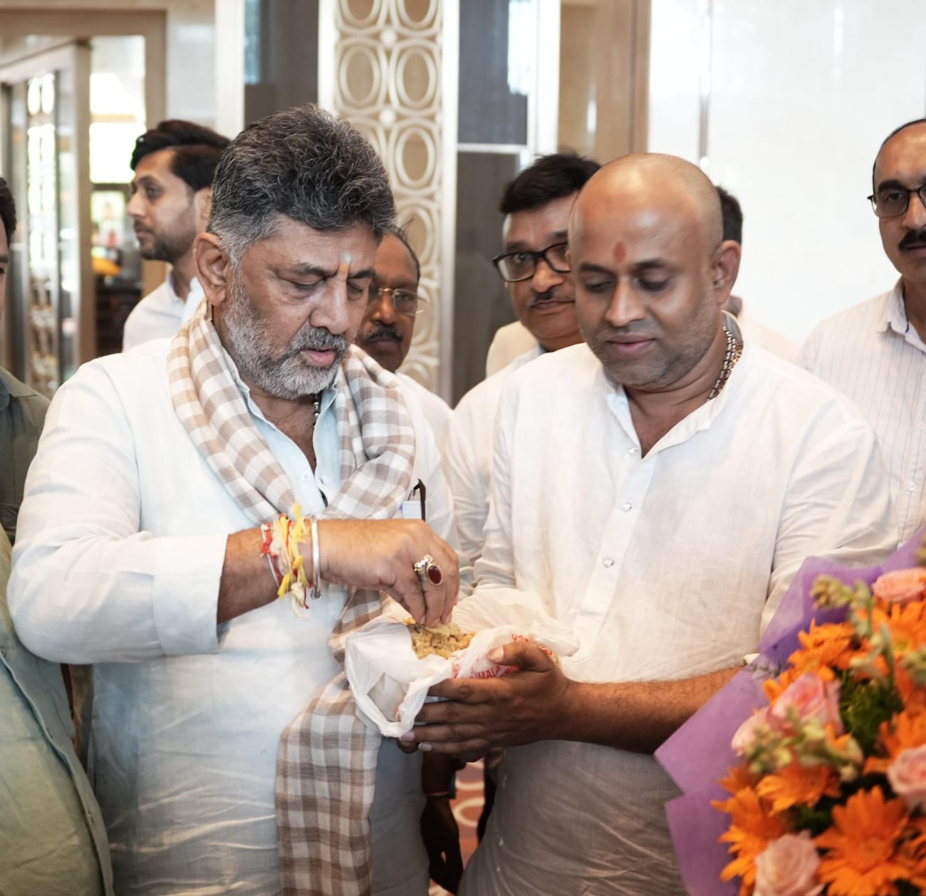ಡಿ ಕೆ.ಶಿವಕುಮಾರ್  ಸಿ.ಎಂ.ಆಗಲಿ ಎಂದು ಹರಕೆ ತೀರಿಸಿದ ರಾಜೀವ್ ಗೌಡ
