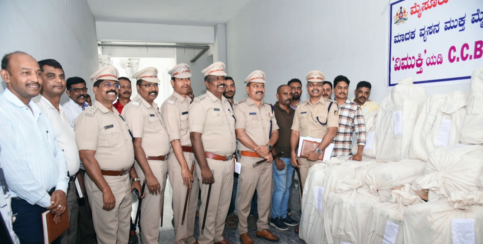 ಮೈಸೂರು ನಗರ ಪೊಲೀಸರಿಂದ ಭರ್ಜರಿ ಕಾರ್ಯಾಚರಣೆ : 2 ಕೋಟಿ ಮೌಲ್ಯದ ವಸ್ತು ವಶ