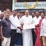 ಸಹಕಾರ ಸಂಘದಿಂದ ರೈತ ಸದಸ್ಯರಿಗೆ ಸಾಲ ಸೌಲಭ್ಯದ ಚೆಕ್ ವಿತರಣೆ