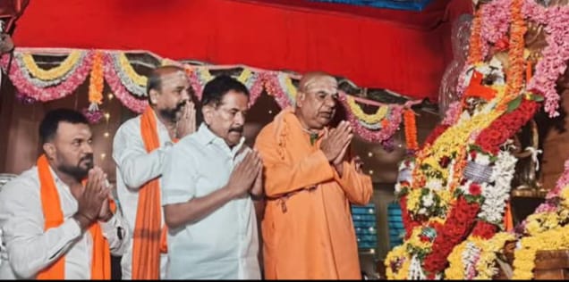 ಬಸವೇಶ್ವರರು ಮತ್ತು ಶ್ರೀ ಗುರುಮಲ್ಲೇಶ್ವರರ ಮೂರ್ತಿಗಳ ಅದ್ದೂರಿ ಮೆರವಣಿಗೆ