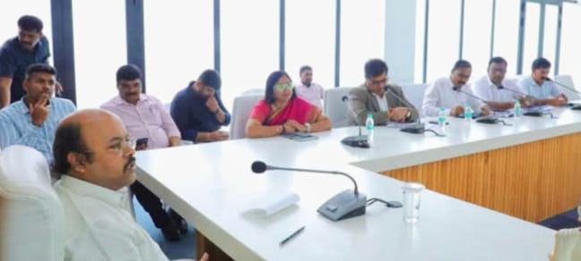 ಮೈಸೂರು ವಿ ವಿ ಎಸ್ಸಿ ಮತ್ತು ಎಸ್ ಟಿ ಸಂಶೋಧನಾ ವಿದ್ಯಾರ್ಥಿಗಳ ಶಿಷ್ಯವೇತನದ ಸಮಸ್ಯೆ: ಅಧಿಕಾರಿಗಳೊಂದಿಗೆ  ಸಚಿವ ಸಚಿವ ಡಾ ಯತೀಂದ್ರ ಸಿದ್ದರಾಮಯ್ಯ 