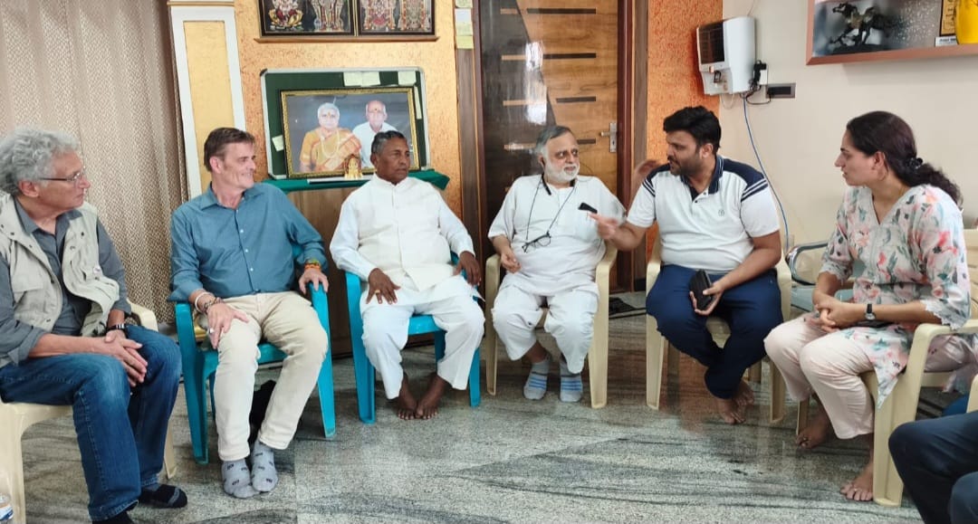 ಮಳ್ಳೂರಿನ ಗೌರಮ್ಮ ಮಲ್ಲೇಶೆಟ್ಟಿ ಆರೋಗ್ಯ ಕೇಂದ್ರಕ್ಕೆ ಅಮೇರಿಕಾ ವಿಜ್ಞಾನಿಗಳು ಹಾಗು ಸಚಿವ ಕೆ.ಎಚ್.ಮುನಿಯಪ್ಪ ಭೇಟಿ