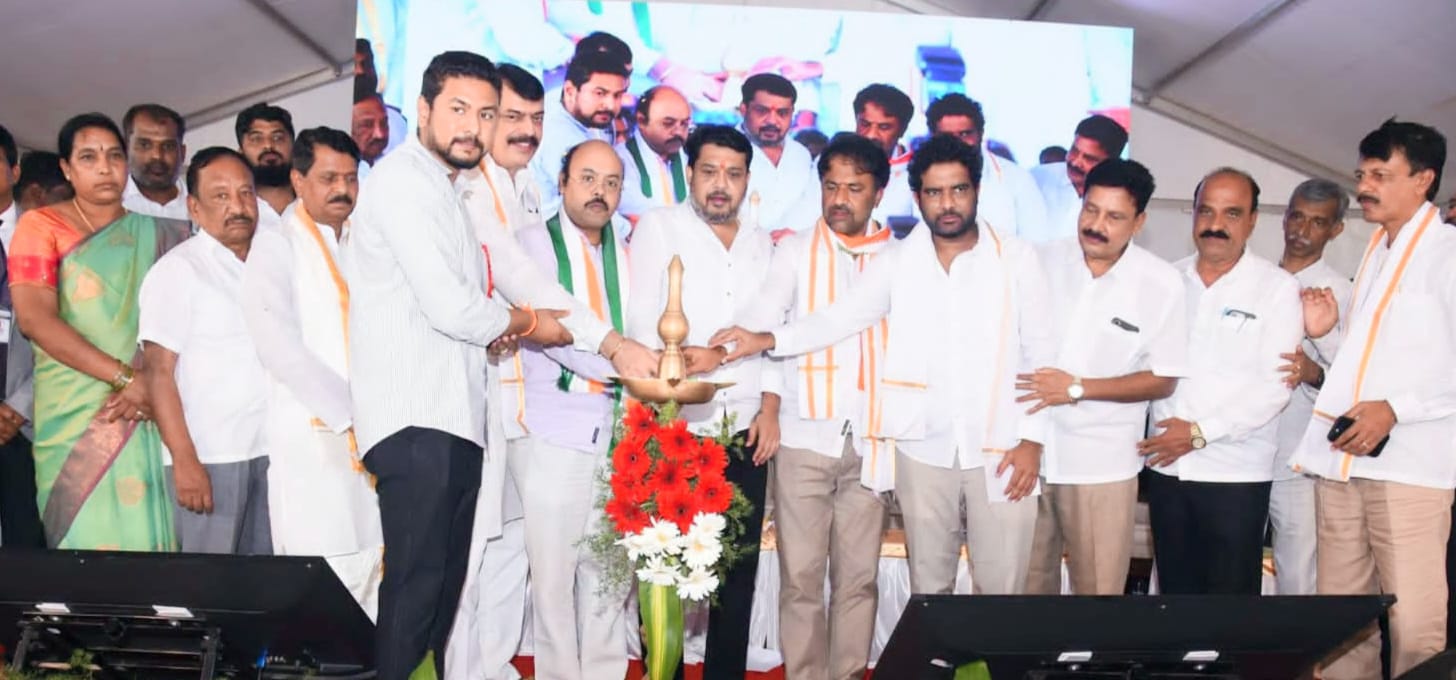 ಧ್ರುವನಾರಾಯಣ್ ಜನಪರ ಕಾಜಕಾರಣಕ್ಕೆ ಮಾದರಿ ವ್ಯಕ್ತಿತ್ವ ಸಚಿವ ಡಾ ಯತಿಂದ್ರಸಿದ್ದರಾಮಯ್ಯ.