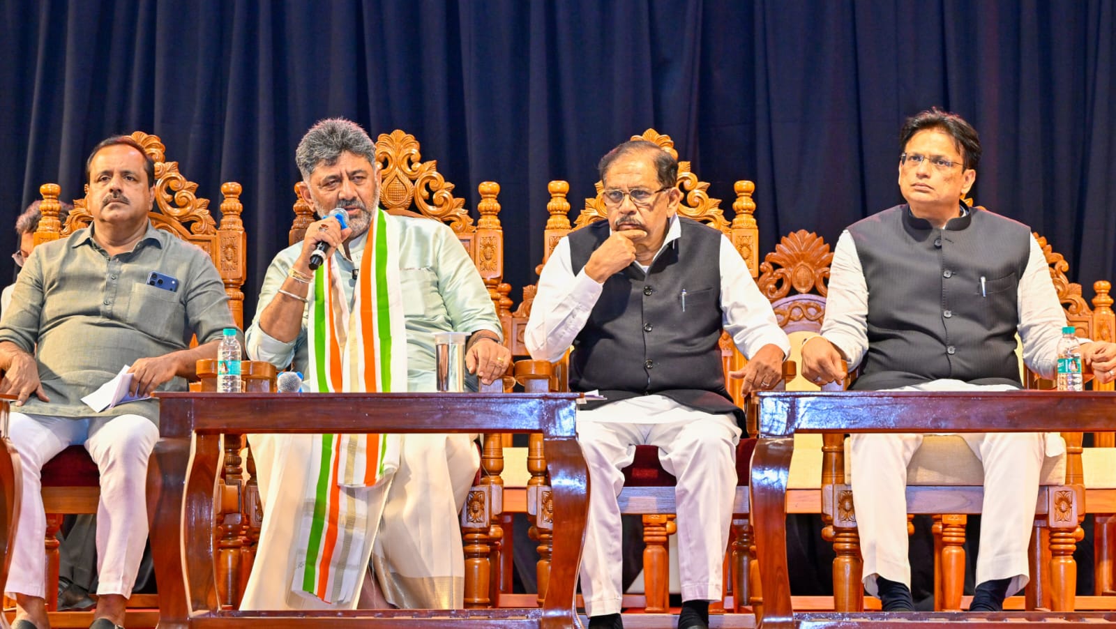 ಜವಾಬ್ದಾರಿ ನೀಡುವ ಜಿಲ್ಲೆಗಳಿಗೆ ಹೋಗಿ ಅತಿವೃಷ್ಟಿ, ಅನಾವೃಷ್ಟಿ ಬಗ್ಗೆ ಪರಿಶೀಲಿಸಿ ವರದಿ ನೀಡಲು ನೂತನ ಸಚಿವರಿಗೆ ಸೂಚನೆ: ಸಿಎಂ ಡಿ ಕೆ ಶಿವಕುಮಾರ್