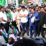 ತಮಿಳುನಾಡಿಗೆ ನೀರು ಬಿಡುಗಡೆ ವಿರೋಧಿಸಿ ಮಂಡ್ಯದಲ್ಲಿ ರೈತರ ಪ್ರತಿಭಟನೆ: “ಸ್ಥಳಕ್ಕೆ ಆಗಮಿಸಿದ ಸಚಿವ ಚಲುವರಾಯಸ್ವಾಮಿ – ‘ನಿಮ್ಮ ಬೇಡಿಕೆ ಶೀಘ್ರ ಪರಿಹರಿಸುವ ಭರವಸೆ’