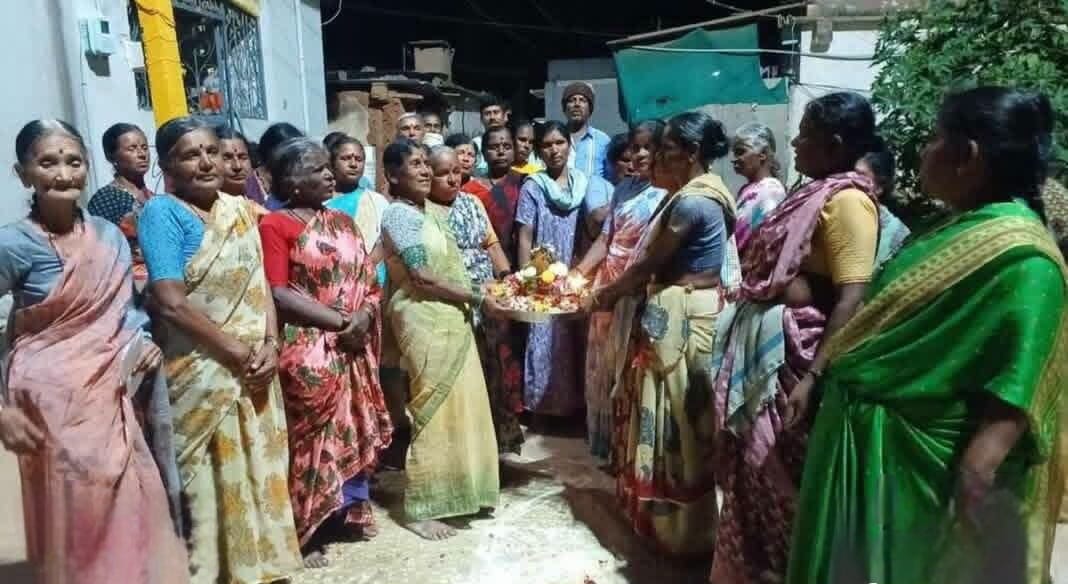 ಮಳೆಗಾಗಿ ದೇವರಮಳ್ಳೂರಿನಲ್ಲಿ ಮಳೆರಾಯನ ಪೂಜೆ .