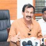 ಪಾದಚಾರಿ ಮಾರ್ಗ ತೆರವಿಗೆ ಆದೇಶಿದ್ದು ಯಾರು: ಎಂ ಲಕ್ಷ್ಮಣ್‌ ಪ್ರಶ್ನೆ
