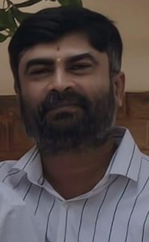 ಜಮೀನಿನ ಖಾತೆ ಮಾಡಿಕೊಡಲು ಗ್ರಾಮ ಲೆಕ್ಕಿಗ 6 ಲಕ್ಷ 50 ಸಾವಿರ ರೂ.ಗಳ ಲಂಚಕ್ಕೆ ಬೇಡಿಕೆ : ಲೋಕಾಯುಕ್ತ ಪೊಲೀಸರಿಂದ ಬಂಧನ