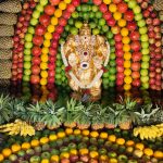 1001 ಕೆಜಿ ಹಣ್ಣಿನ ಅಲಂಕಾರದಲ್ಲಿ ಕಂಗೊಳಿಸಿದ ಅಭಯ ಶನೇಶ್ವರ ಸ್ವಾಮಿ ದೇವಾಲಯ