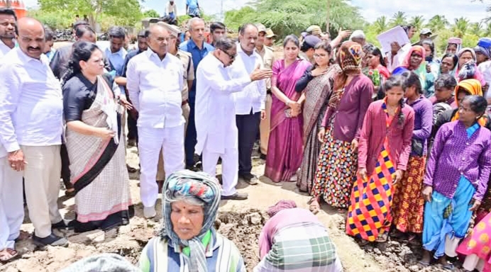 ಚಾಮರಾಜನಗರ ಲೋಕಸಭಾ ಕ್ಷೇತ್ರದ ವ್ಯಾಪ್ತಿಯ 5 ತಾಲ್ಲೂಕುಗಳು ತೀವ್ರ ಬರಪೀಡಿತ ; ಸಮಸ್ಯೆಯಾಗದಂತೆ ಪರಿಸ್ಥಿತಿ ನಿಭಾಯಿಸಿ ಡಿಸಿಎಂ ಡಾ.ಜಿ. ಪರಮೇಶ್ವರ್ 