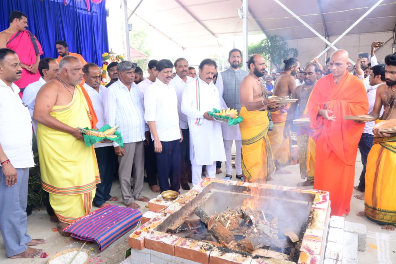 ಕನ್ಯಾಘಟ್ಟದಲ್ಲಿ 100 ಸಾರಿಗೆ ಬಸ್‌ಗಳ ಭರವಸೆ : ದೇವಸ್ಥಾನ ಪ್ರತಿಷ್ಠಾಪನಾ ಮಹೋತ್ಸವದಲ್ಲಿ ಸಚಿವ ಭೈರತಿ ಸುರೇಶ್ ಘೋಷಣೆ