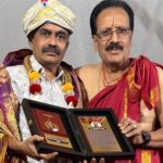 ಹರಿಕಥಾ ವಿದ್ವಾನ್ ಸೋಸಲೆ ನಾರಾಯಣದಾಸ್ ಪ್ರಶಸ್ತಿ ಸ್ವೀಕರಿಸಿದ ಜಿ.ವಿ. ಶ್ರೀನಿವಾಸಮೂರ್ತಿ