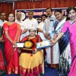 ವಿಧಾನಸಭೆ ಕಾರ್ಯದರ್ಶಿ ಎಂ.ಕೆ. ವಿಶಾಲಾಕ್ಷಿ, ಗಾಯಕಿ ಅರ್ಚನ ಉಡುಪ ರವರಿಗೆ ಸನ್ಮಾನ