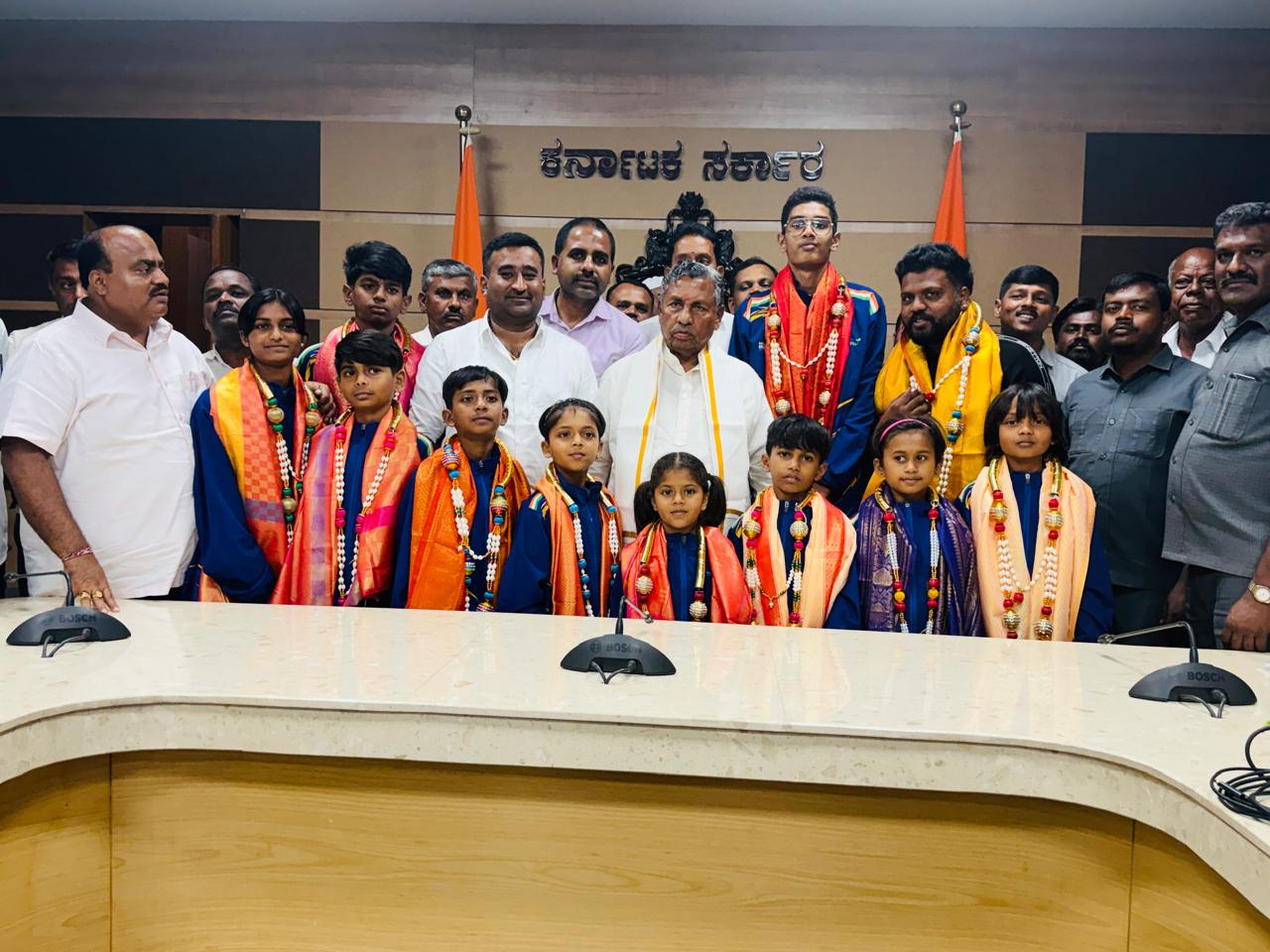ಟೇಕ್ವಾಂಡೊ ಕ್ರೀಡೆಯಲ್ಲಿ ಚಿನ್ನದ ಪದಕ ಗಲಿಸಿದ ಕ್ರೀಡಾಪಟುಗಳಿಗೆ ಸನ್ಮಾನಿಸಿದ ಸಚಿವ:- ಕೆಹೆಚ್.ಮುನಿಯಪ್ಪ
