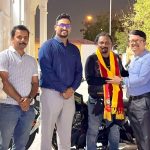 ಸೋಲೋ ವಿಶ್ವ ಮೋಟಾರ್‌ಸೈಕಲ್ ಯಾತ್ರಿಕ ಗೇಬ್ರಿಯಲ್ ಶರತ್ ಅವರನ್ನು ಗೌರವಿಸಿದ ಕರ್ನಾಟಕ ಸಂಘ ಕತಾರ್