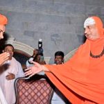 ಮೈಸೂರು ವಿಶ್ವವಿಖ್ಯಾತ ನಾಡಹಬ್ಬ ಮೈಸೂರು ದಸರಾ ಉದ್ಘಾಟನೆ ಕಾರ್ಯಕ್ರಮಕ್ಕೆ ಆಗಮಿಸಿರುವ ಕೊಪ್ಪಳದ ಶ್ರೀಗಳು ಸುತ್ತೂರು ಮಠಕ್ಕೆ ಭೇಟಿ