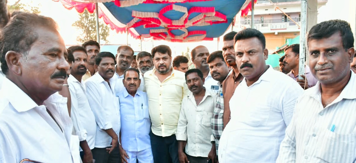 ಹಾದನೂರು ಗ್ರಾಮದ ಅಭಿವೃದ್ಧಿ ಕಾರ್ಯಗಳಿಗೆ ಗ್ರಾಮಸ್ಥರಿಂದ ಸಂಸದ ಸುನಿಲ್ ಬೋಸ್ ಅವರಿಗೆ ಮನವಿ