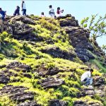 ಮಾಣಿಕ್ಯಾಧಾರ ಜಲಪಾತದ ಬಳಿ ಪ್ರವಾಸಿಗರ ಹುಚ್ಚಾಟ
